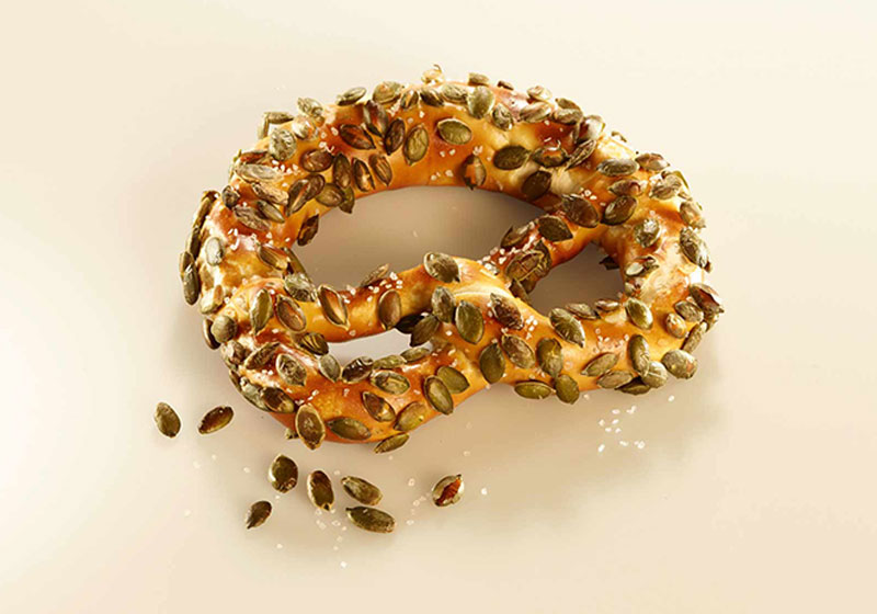 Brezel Mit Sonnenblumenkernen