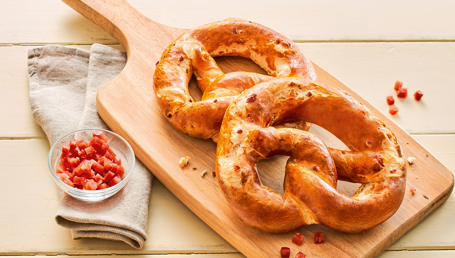 XL-Laugenbrezel mit originalem Schwarzwälder Schinken